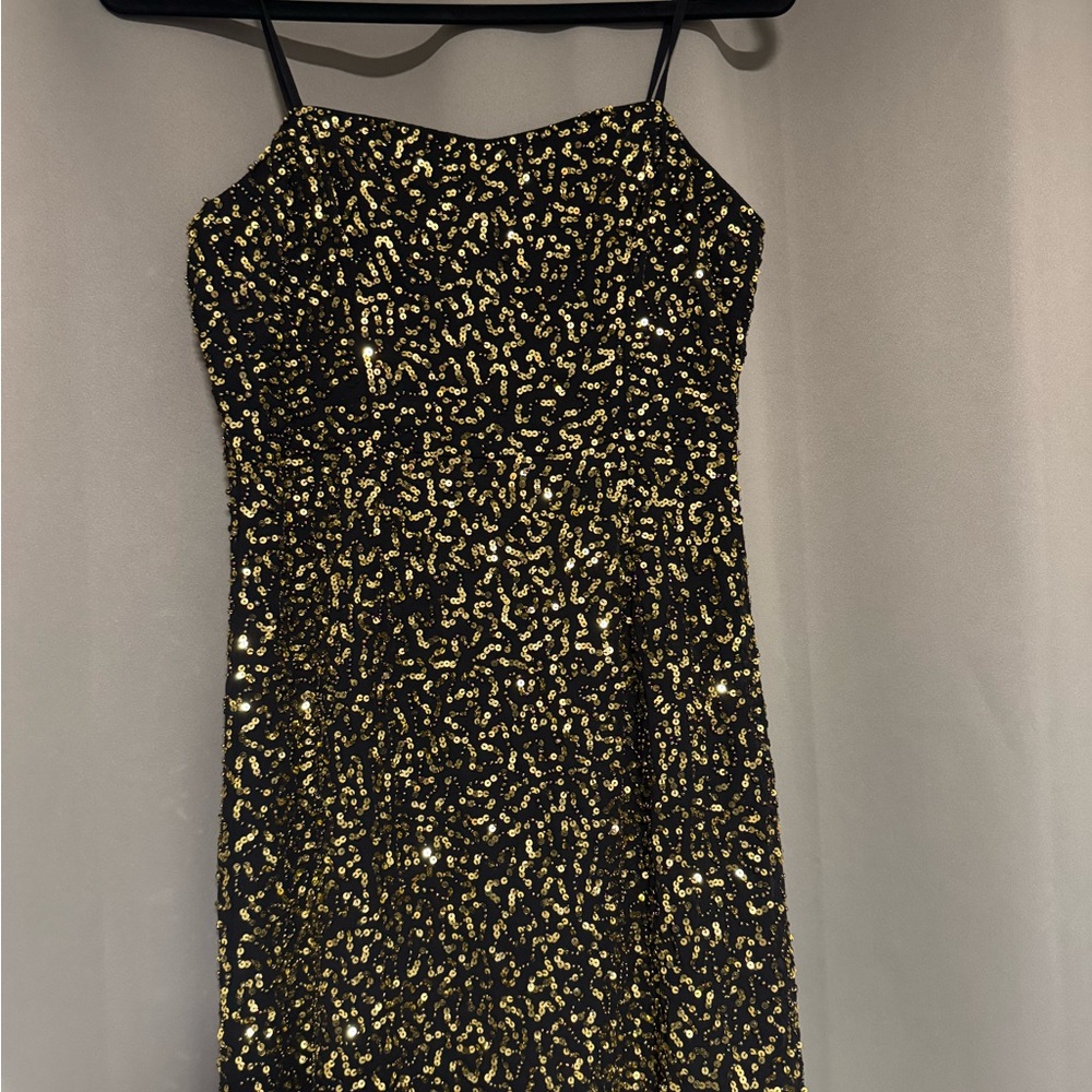 Elegant Black and Gold Sequin Dress